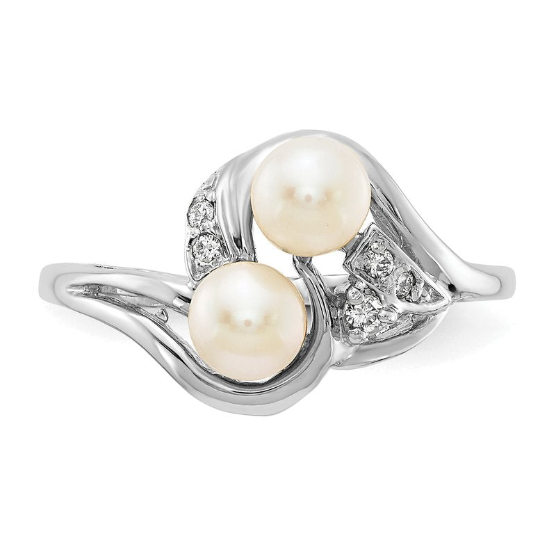 14k White Gold 4.5mm FW Cultured Pearl VS Diamond ring