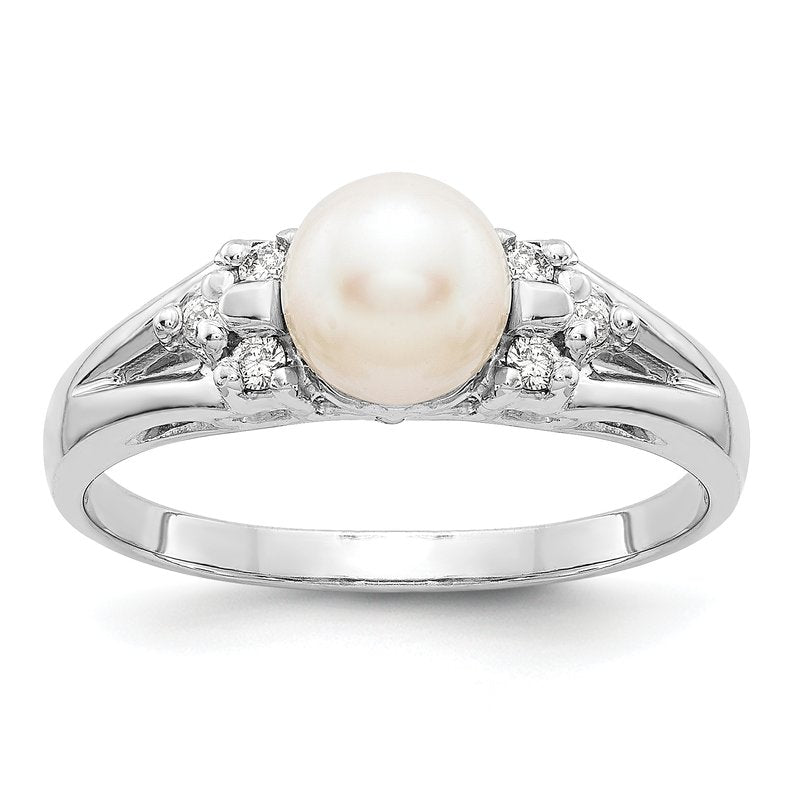 14k White Gold 6mm FW Cultured Pearl VS Diamond ring