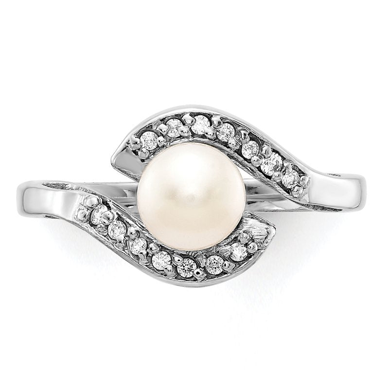 14k White Gold 5.5mm FW Cultured Pearl A Diamond ring