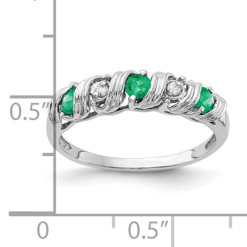 14k White Gold 2.75mm Emerald A Diamond ring