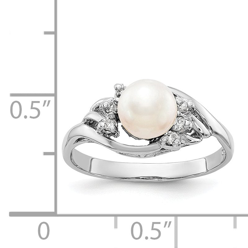 14k White Gold 6mm FW Cultured Pearl VS Diamond ring