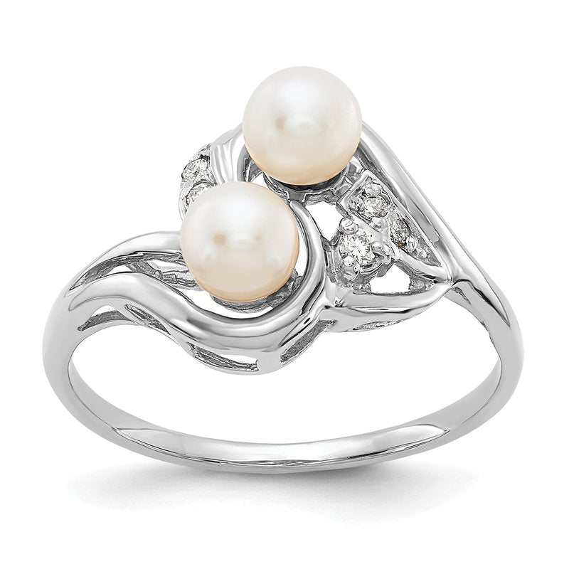 14k White Gold 4.5mm FW Cultured Pearl VS Diamond ring