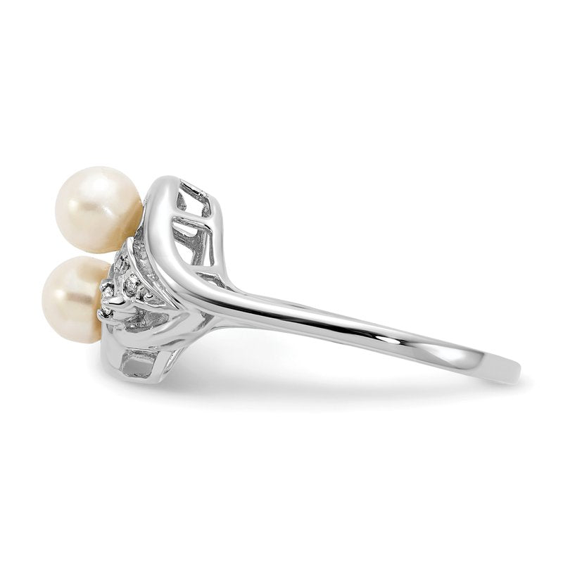 14k White Gold 4.5mm FW Cultured Pearl A Diamond ring