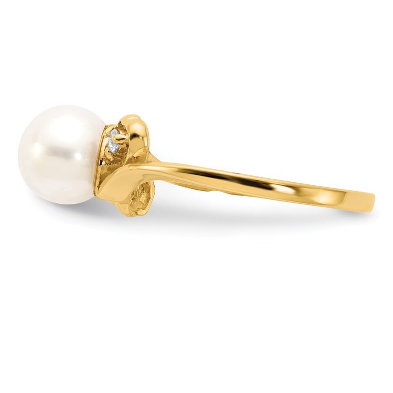 14k Gold 7mm FW Cultured Pearl AA Diamond ring