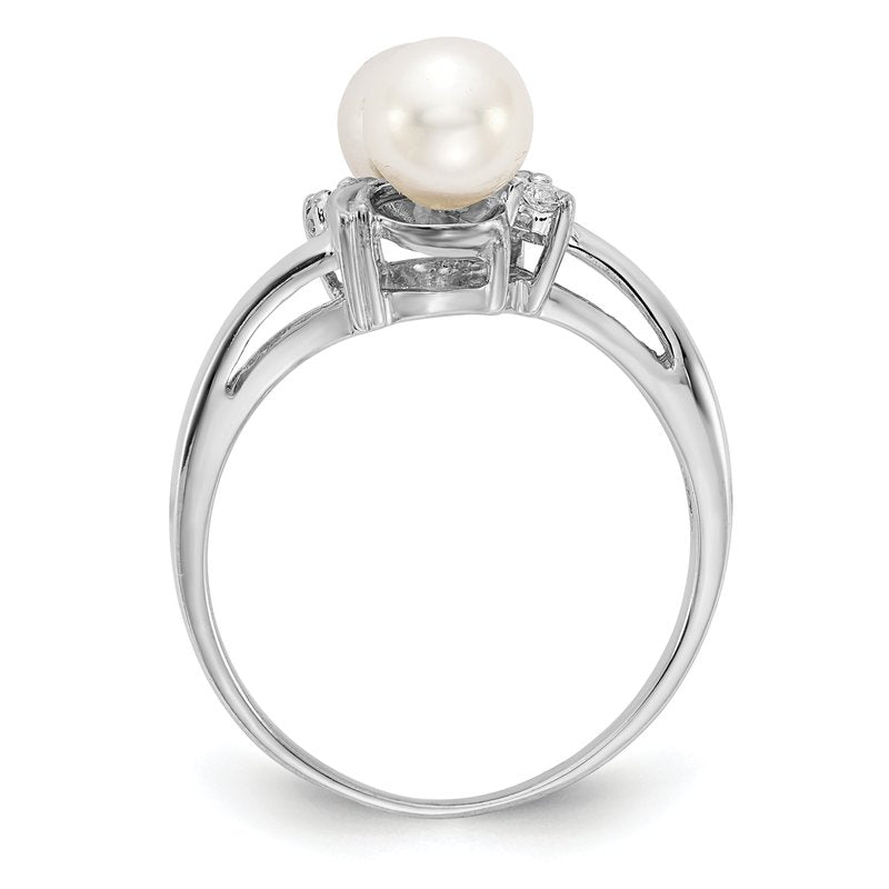 14k White Gold 5.5mm FW Cultured Pearl AA Diamond ring