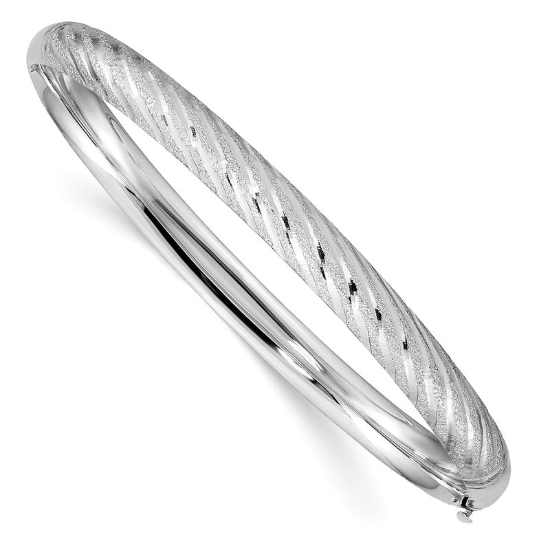 14k White Gold Polished Textured Diamond-cut 6.20mm Twisted Hinged Oval Bangle Bracelet