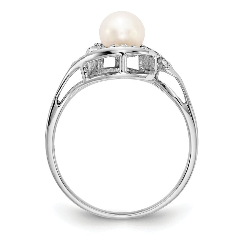 14k White Gold 5.5mm FW Cultured Pearl VS Diamond ring