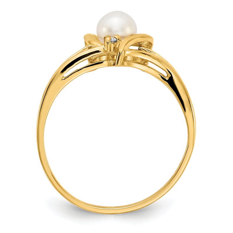 14k 4.5mm FW Cultured Pearl AAA Diamond ring