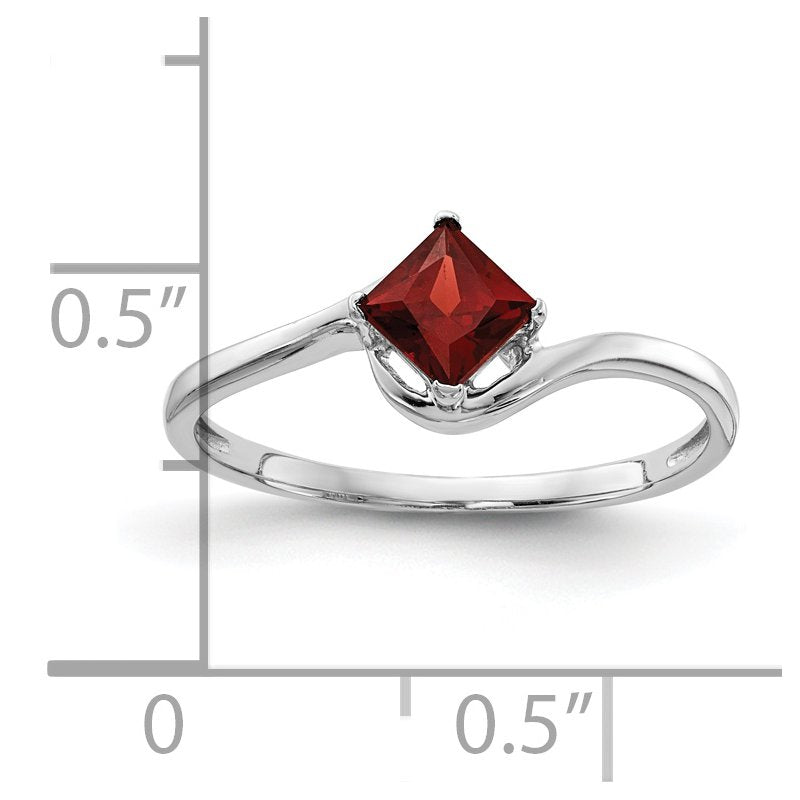14k White Gold 4mm Princess Cut Garnet ring