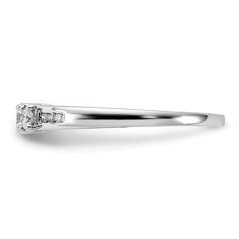 14k White Gold Diamond Ring