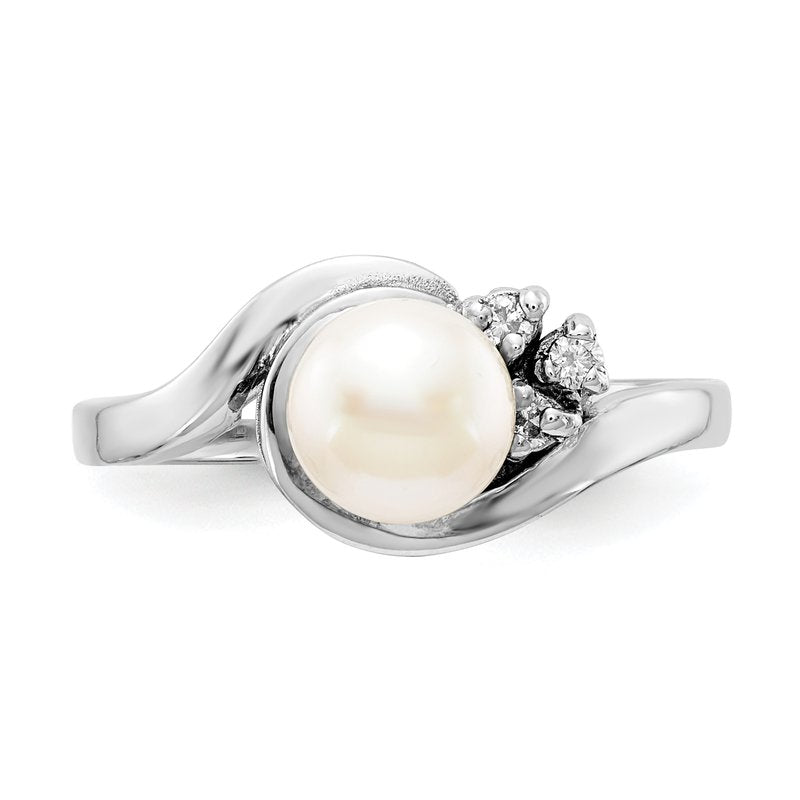 14k White Gold 6mm FW Cultured Pearl VS Diamond Ring