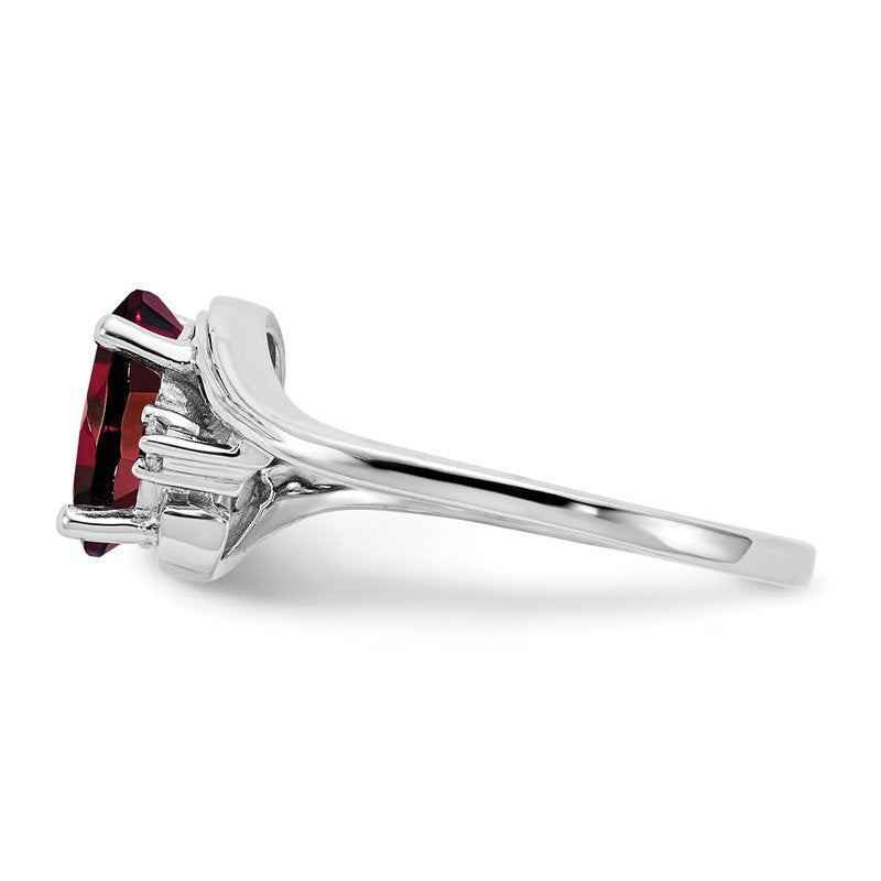 14k White Gold 8x6mm Oval Garnet A Diamond ring