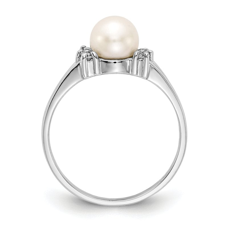 14k White Gold 6mm FW Cultured Pearl A Diamond ring